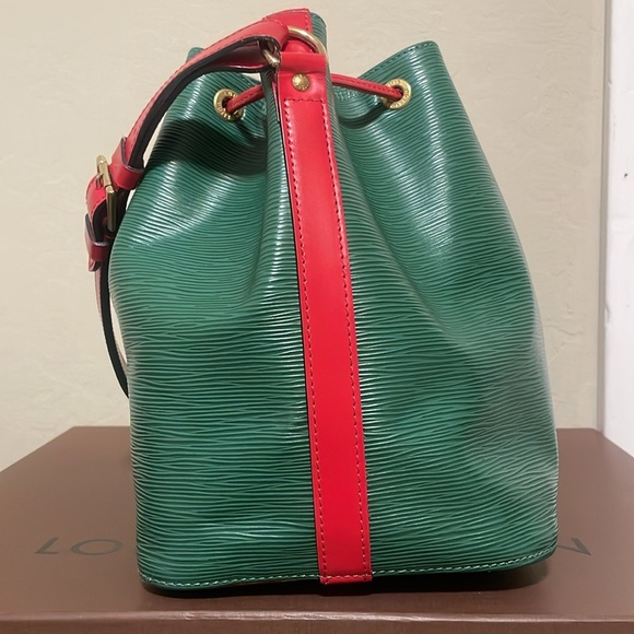 Louis Vuitton Petit Noe Epi Leather Green/Red Shoulder Bag - Picture 6 of 15